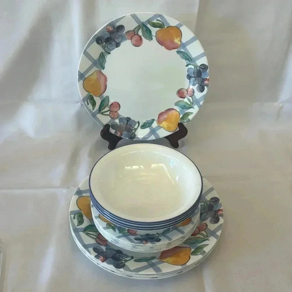Corelle Other - Vintage Corelle FRUIT TOO Dinnerware Plates & Bowls Set of 15